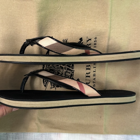 Burberry flip-flops size EUR36 - Picture 4 of 5